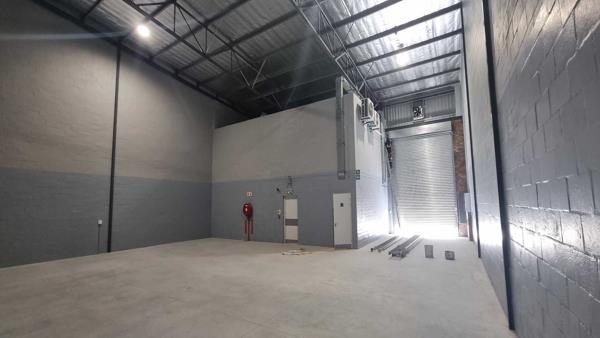 332 m² Industrial space
