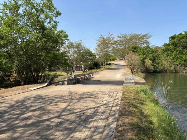1 636 m² Land