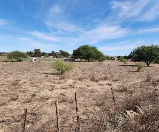 827 m² Land