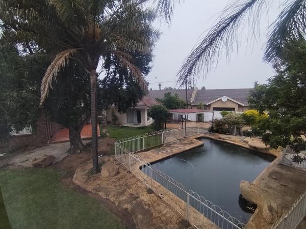 6 Bedroom House