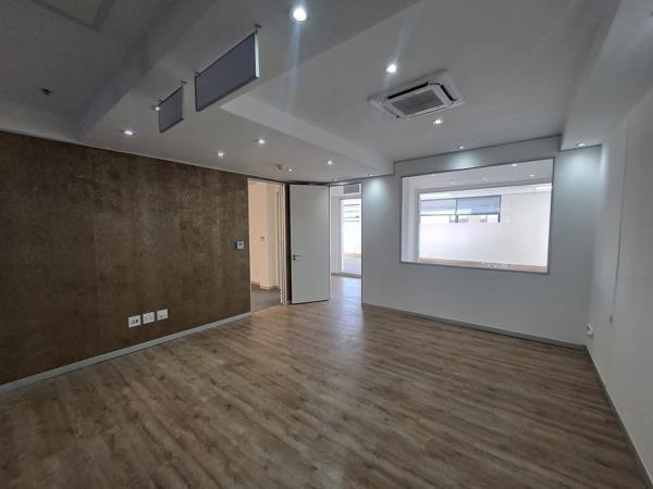 512 m² Commercial space