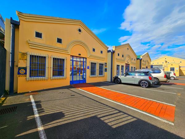 200 m² Commercial space