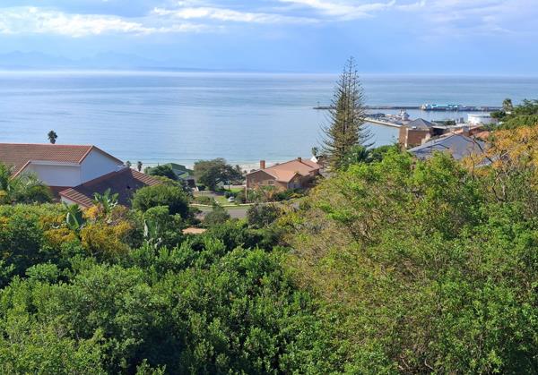 1 864 m² Land