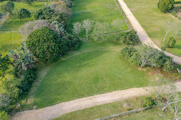 1 121 m² Land