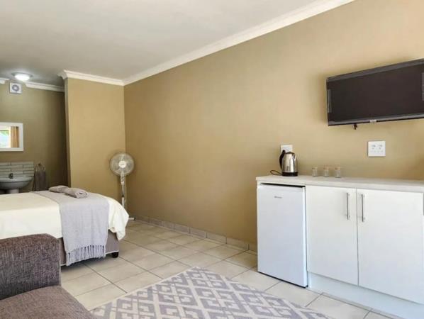 1 Bedroom House