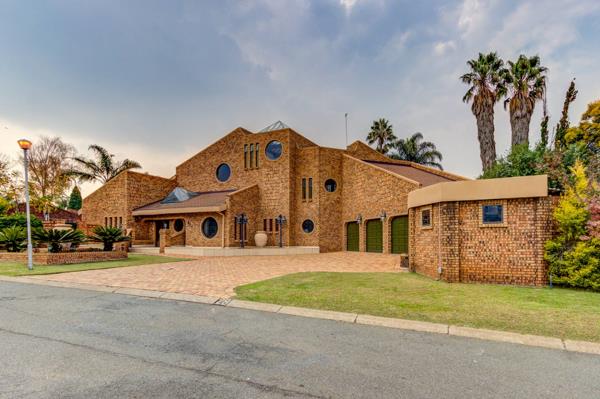 6 Bedroom House