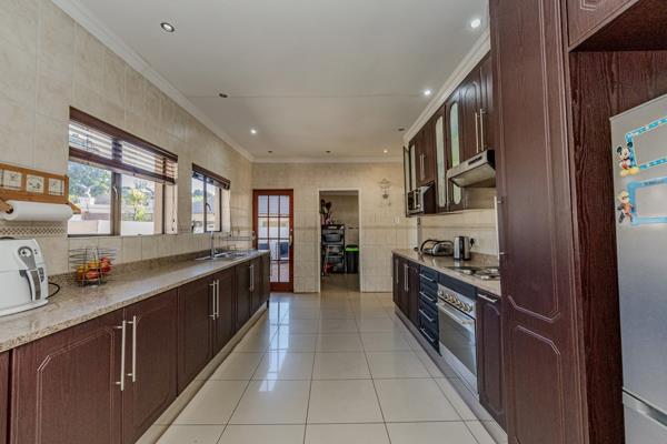 5 Bedroom House