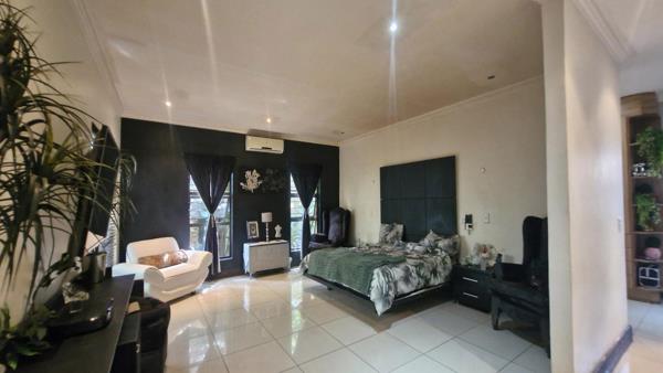 6 Bedroom House