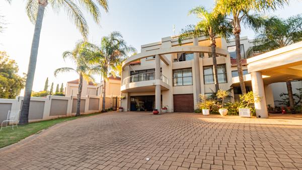 6 Bedroom House