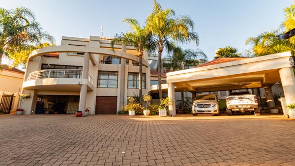 6 Bedroom House