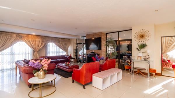6 Bedroom House