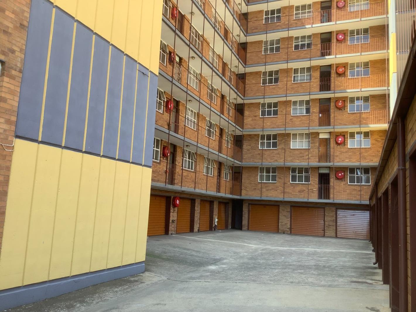 2 Bedroom Apartment in Sunnyside