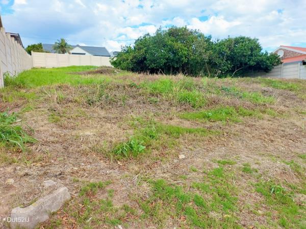 600 m² Land