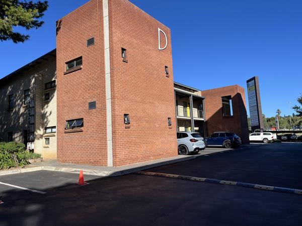240 m² Commercial space