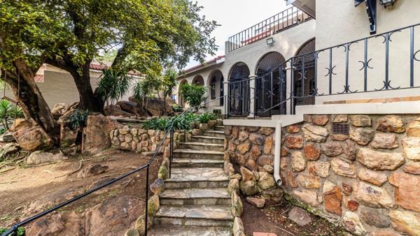 8 Bedroom House
