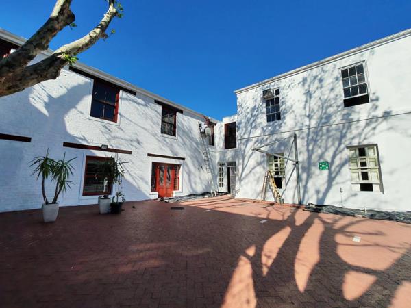 884 m² Commercial space