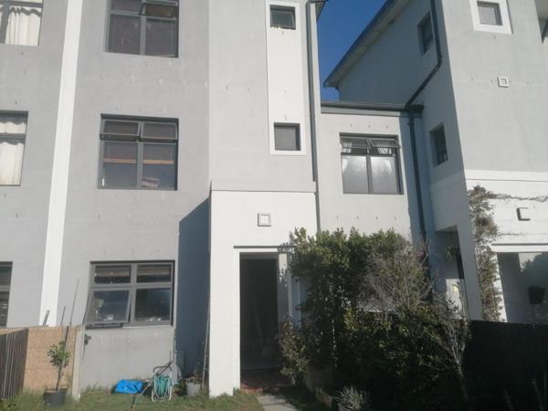 4 Bedroom Townhouse