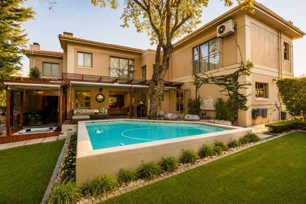 5 Bedroom House