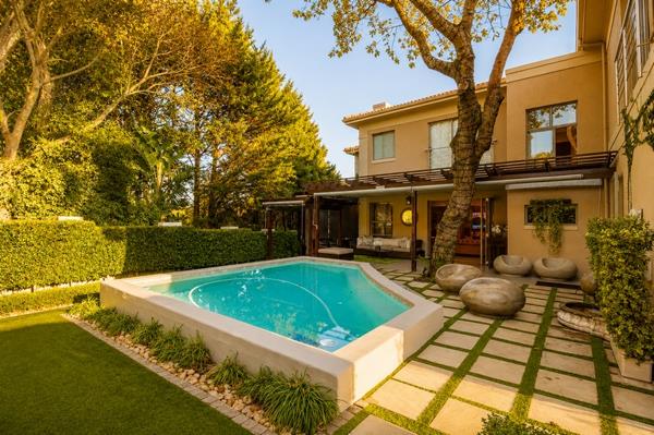 5 Bedroom House