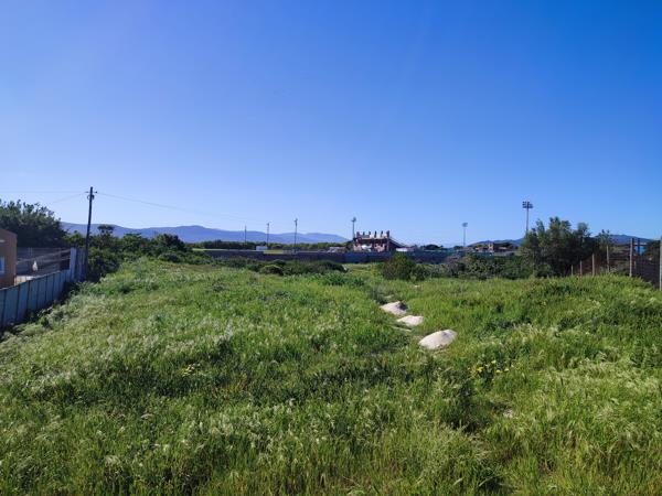 843 m² Land