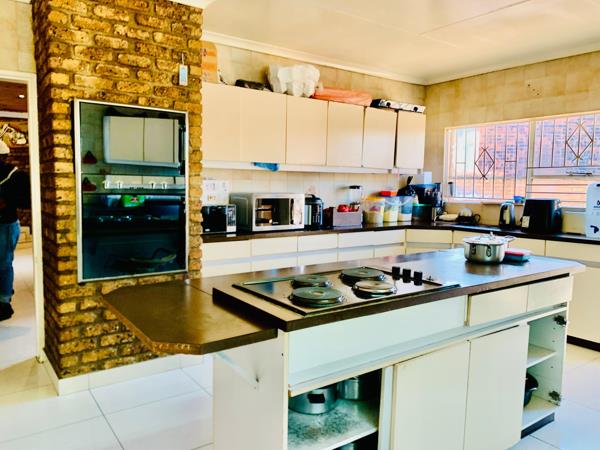 4 Bedroom House in Oakdene