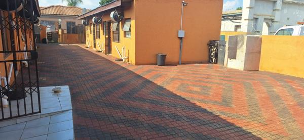 210 m² Commercial space