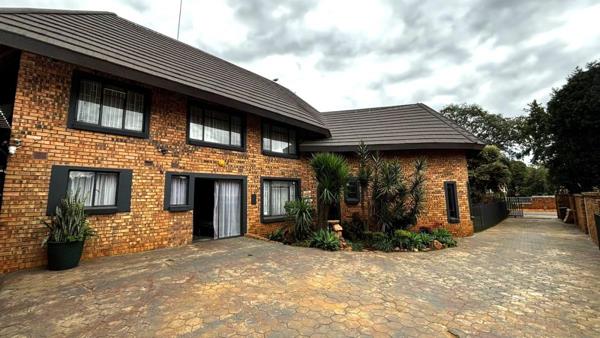 6 Bedroom House