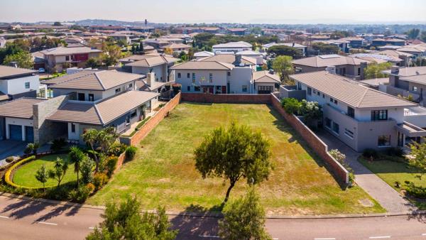 758 m² Land