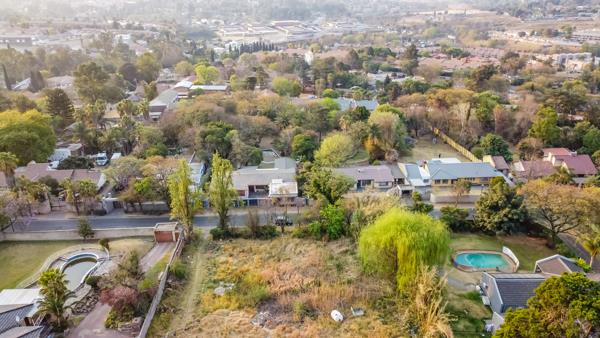 4 040 m² Land
