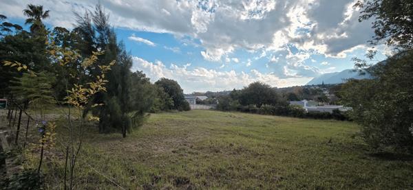 2 140 m² Land