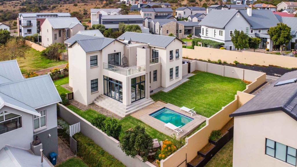 4 Bedroom House