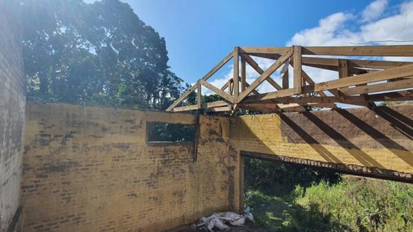 1 421 m² Land