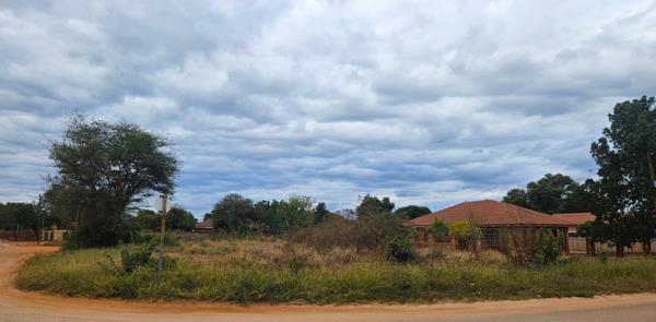 1 500 m² Land