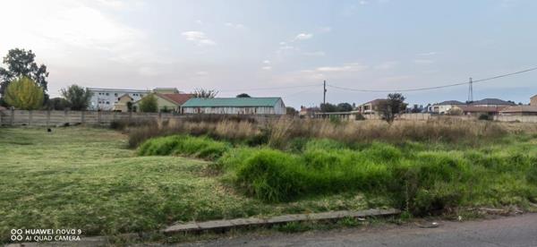 1 000 m² Land