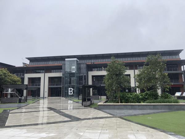 250 m² Commercial space