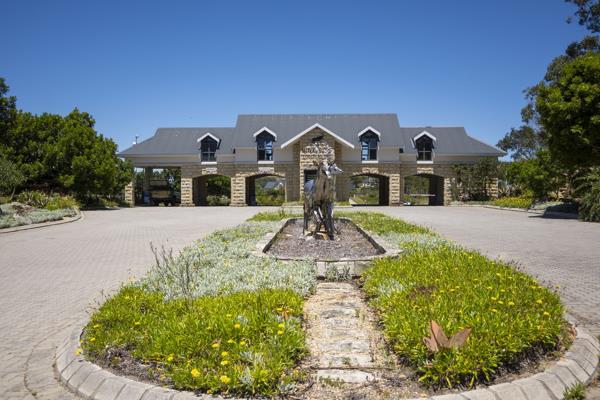 1 515 m² Land