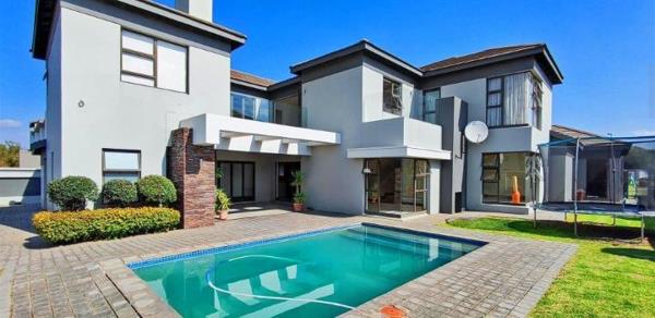 5 Bedroom House