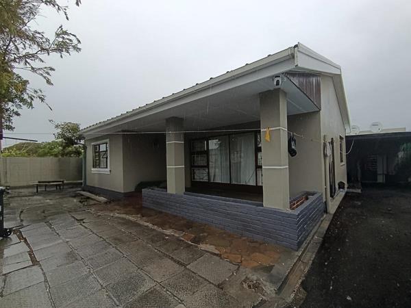 6 Bedroom House