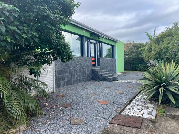 330 m² Office Space