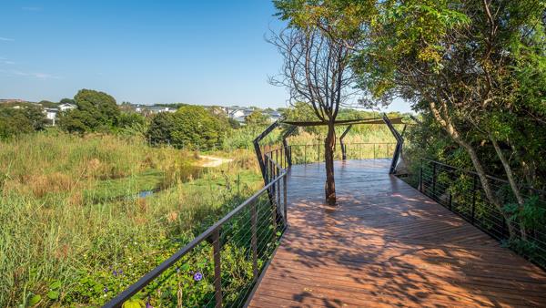 701 m² Land