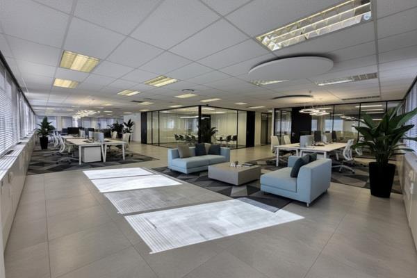 985 m² Commercial space
