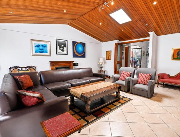 5 Bedroom House