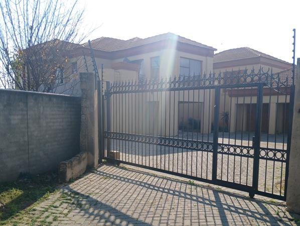6 Bedroom House