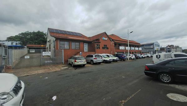 350 m² Commercial space