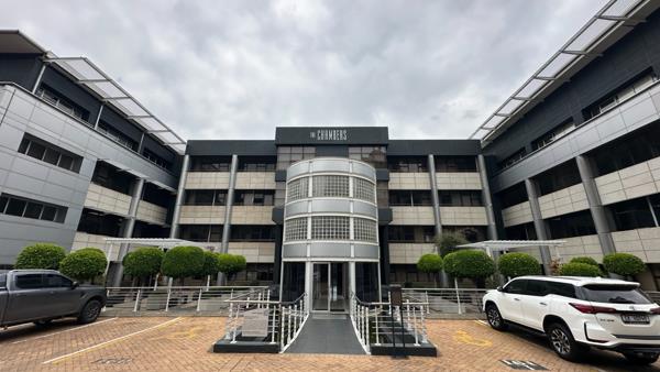 712 m² Commercial space