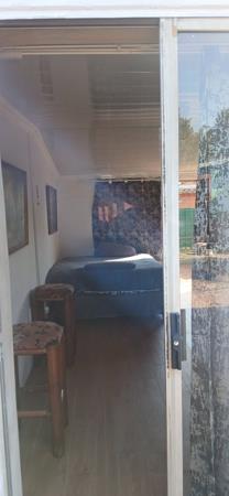 Bachelor apartment in East Lynne