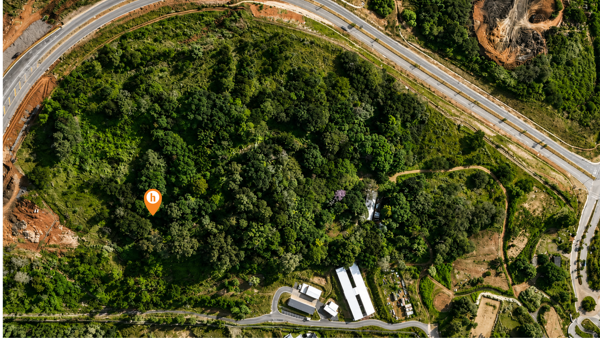 1 782 m² Land