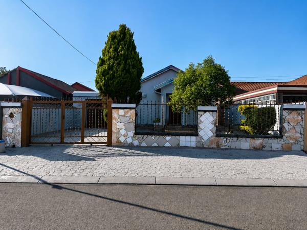 2 Bedroom House