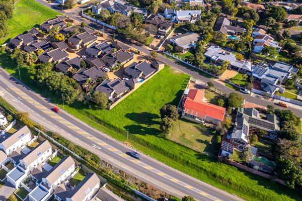 1 186 m² Land