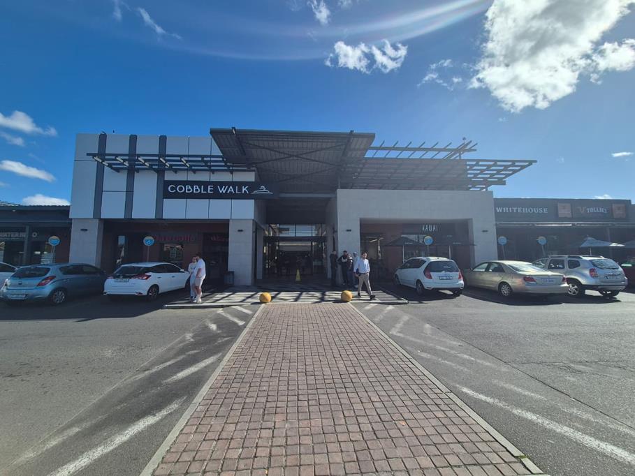 220 m² Retail Space